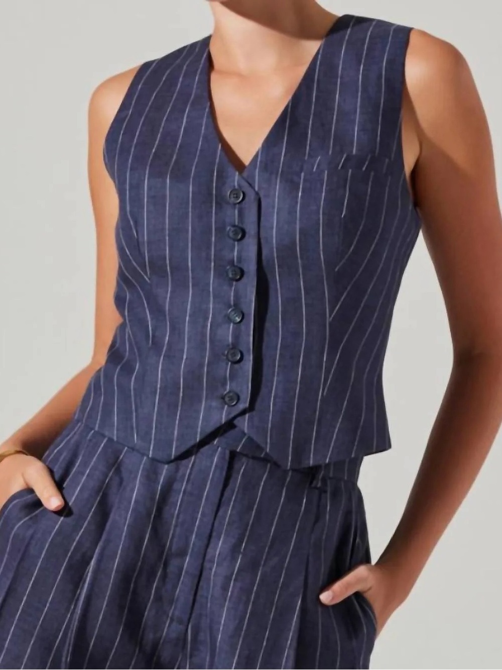 ASTR The Label Kaiko Vest in Indigo Denim Stripe Size XL